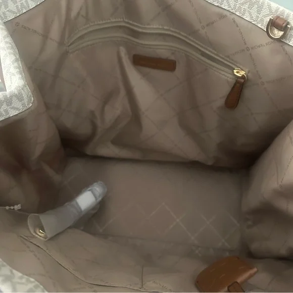 Michael Kors Jet Set Large Logo Tote Bag - Picture 5 of 6